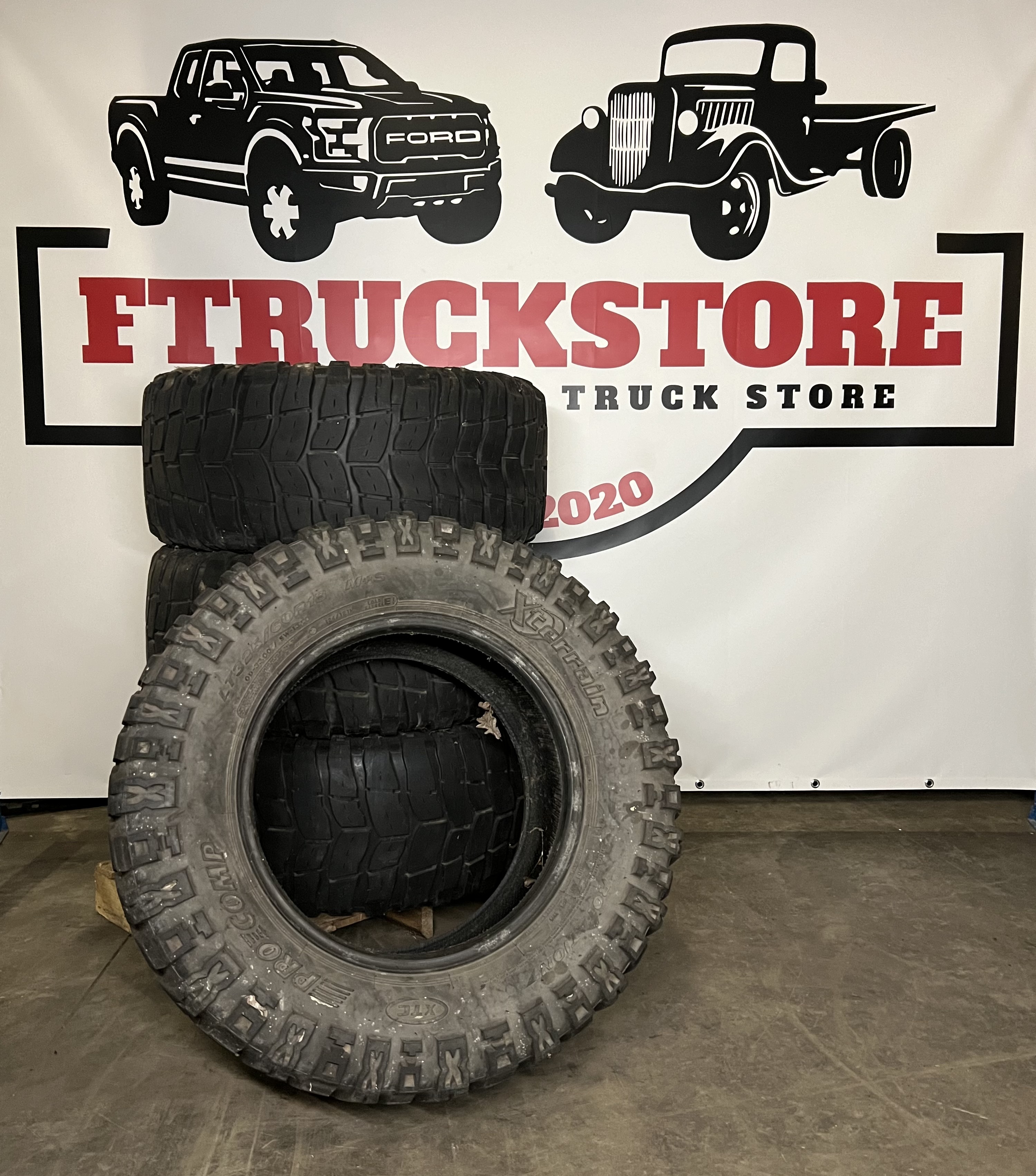 Pro Comp Xterrain  325/60/18 tire set