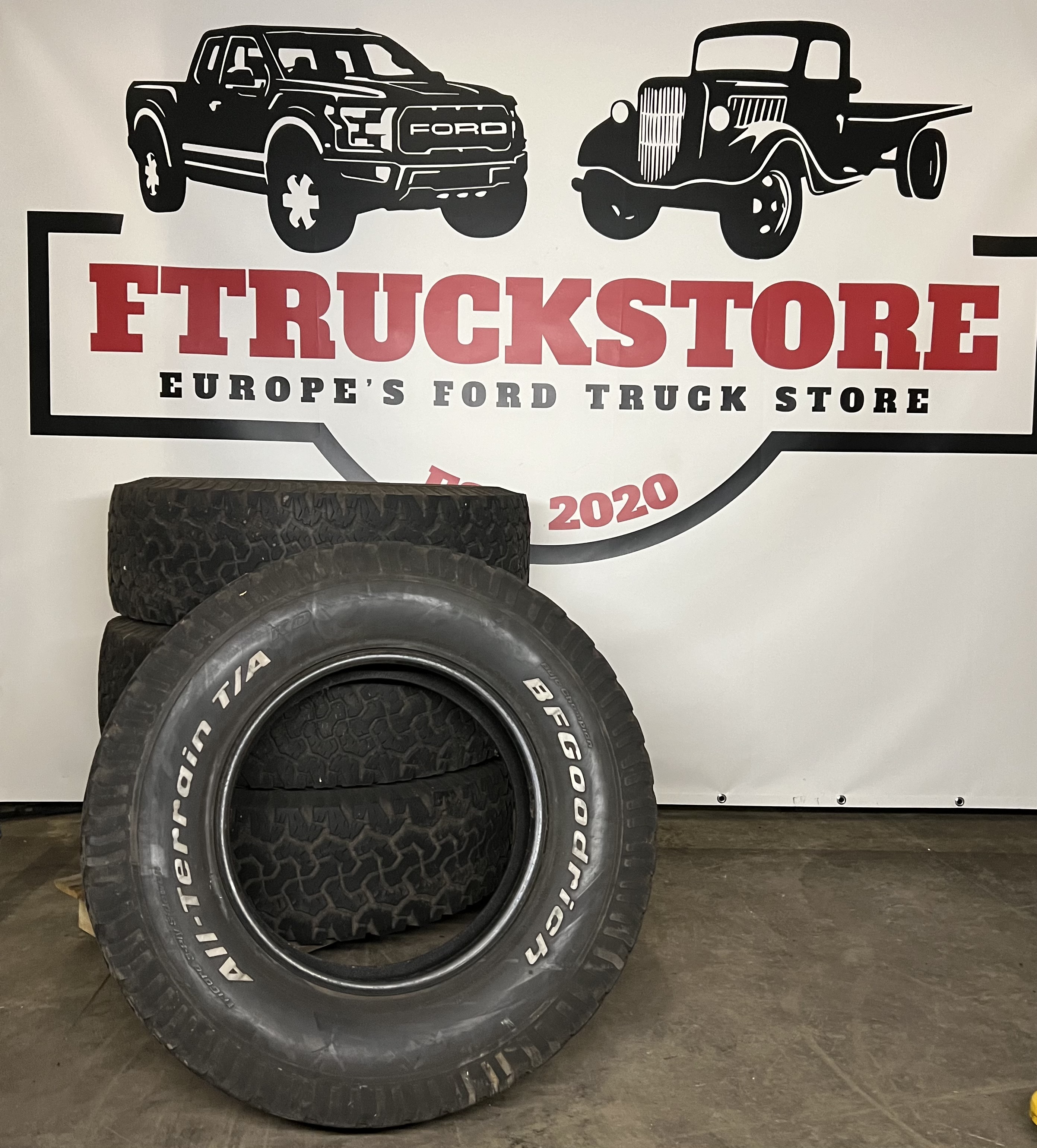 BF Goodrich 285/70/17 Tire set