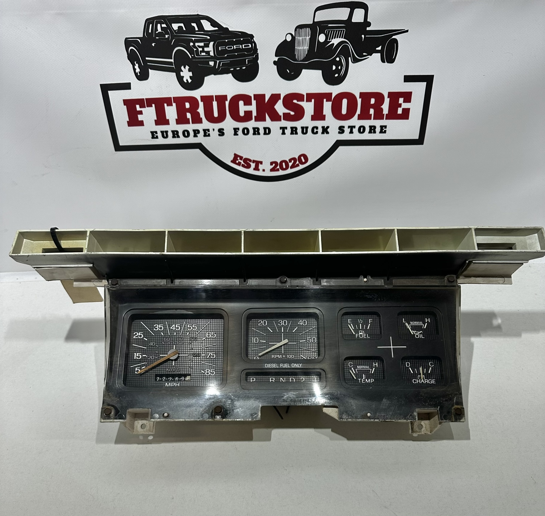 Ford F.Serie 1980/1985 with RPM Instrument Cluster