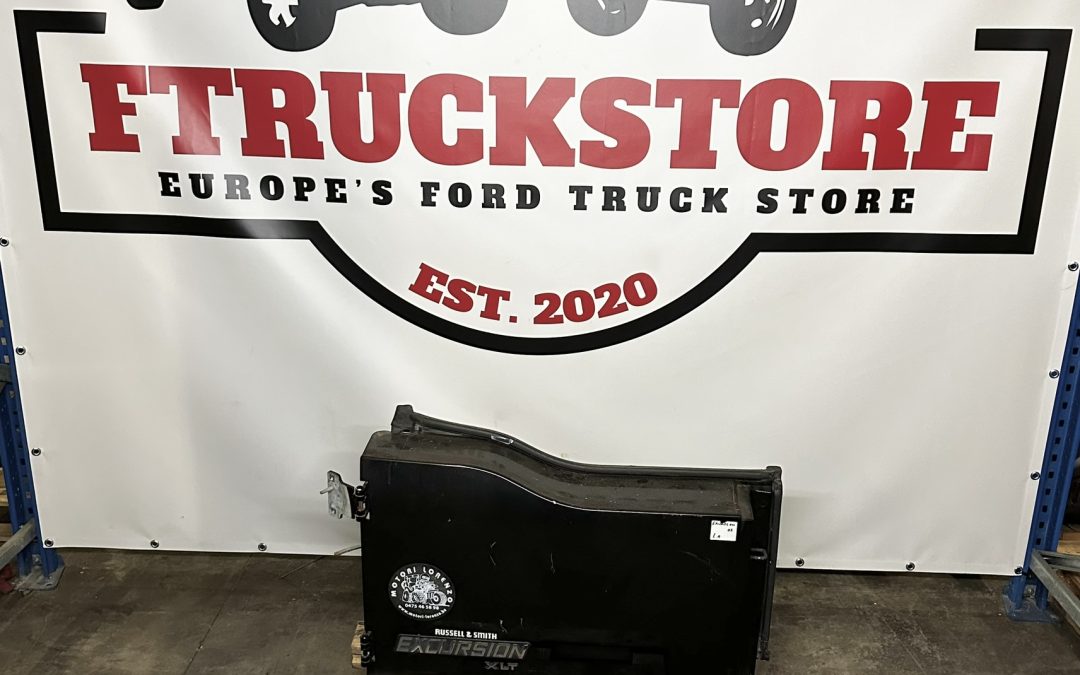 Ford Excursion 1999/2007 Rear Left