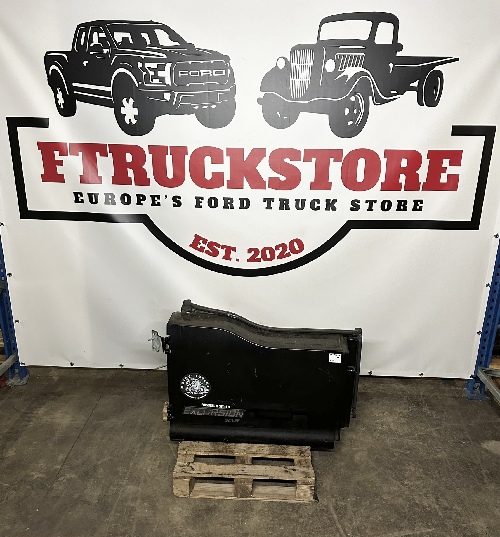 Ford Excursion 1999/2007 Rear Left