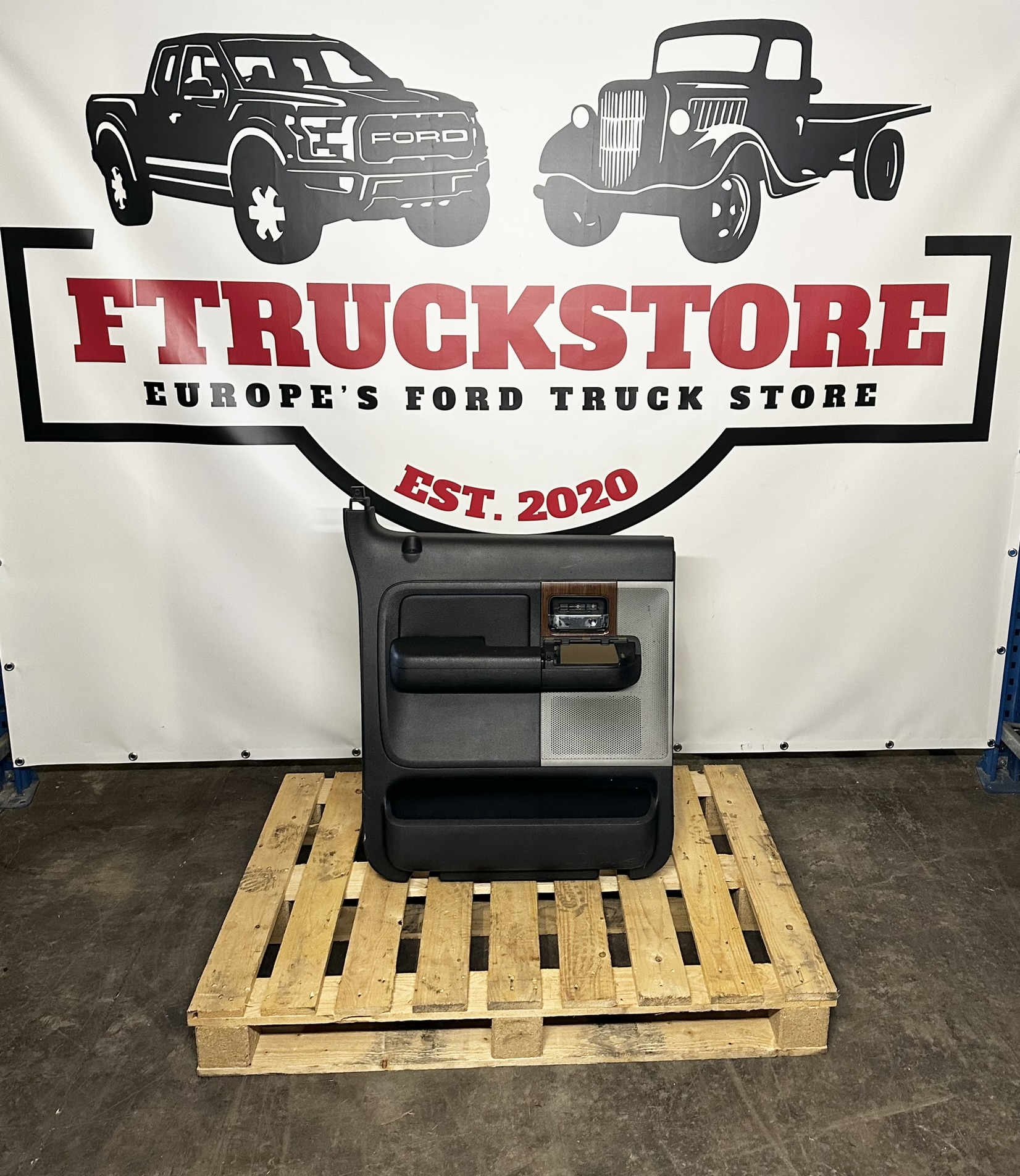 Ford F150 2004/2008 Black Rear Left Door Panel