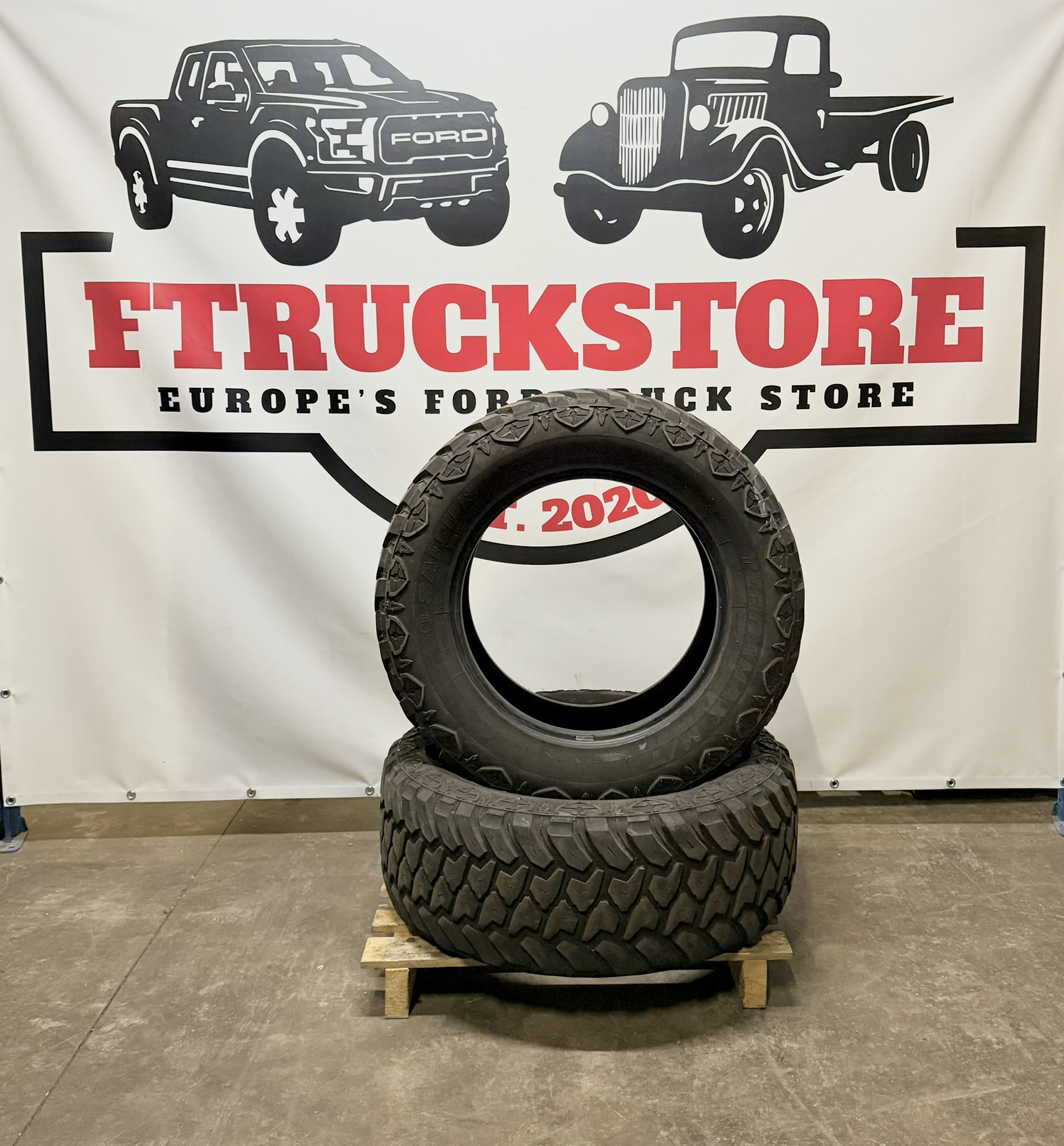 35×12.50×20 Tire Set