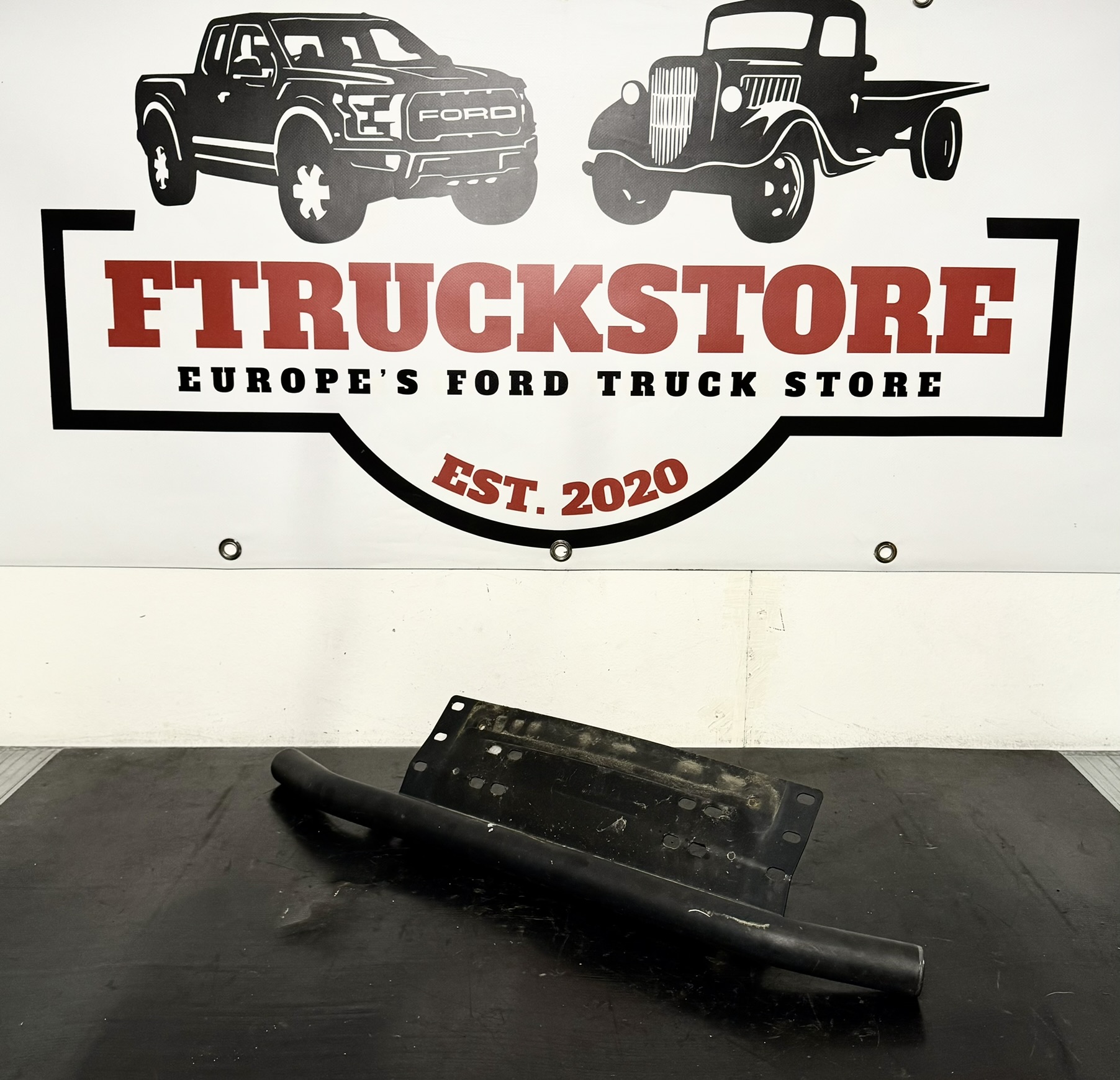 F.Serie 1980/1996 Front Bumper Step