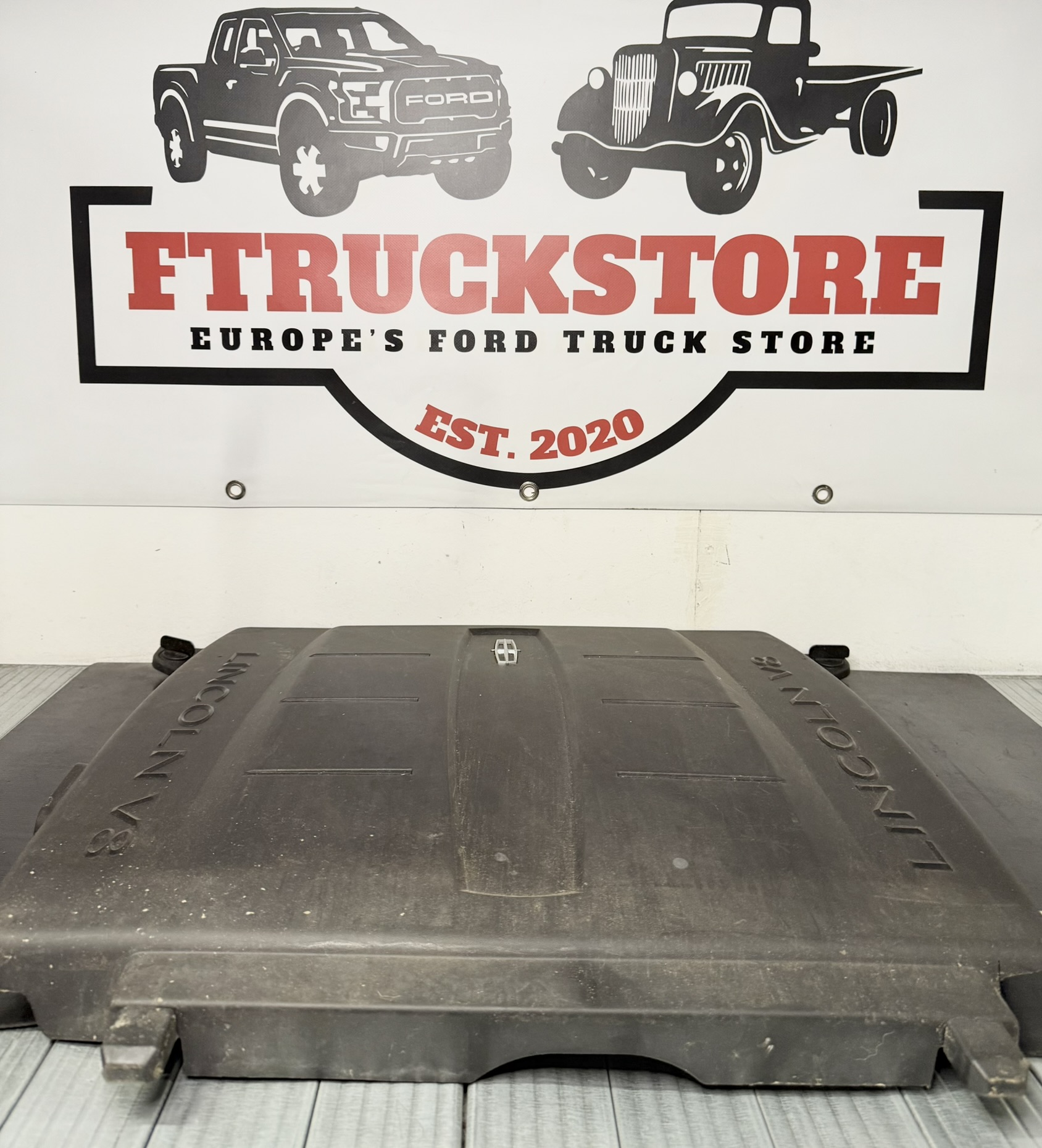 Lincoln Navigator 2003/2010 Engine Cover