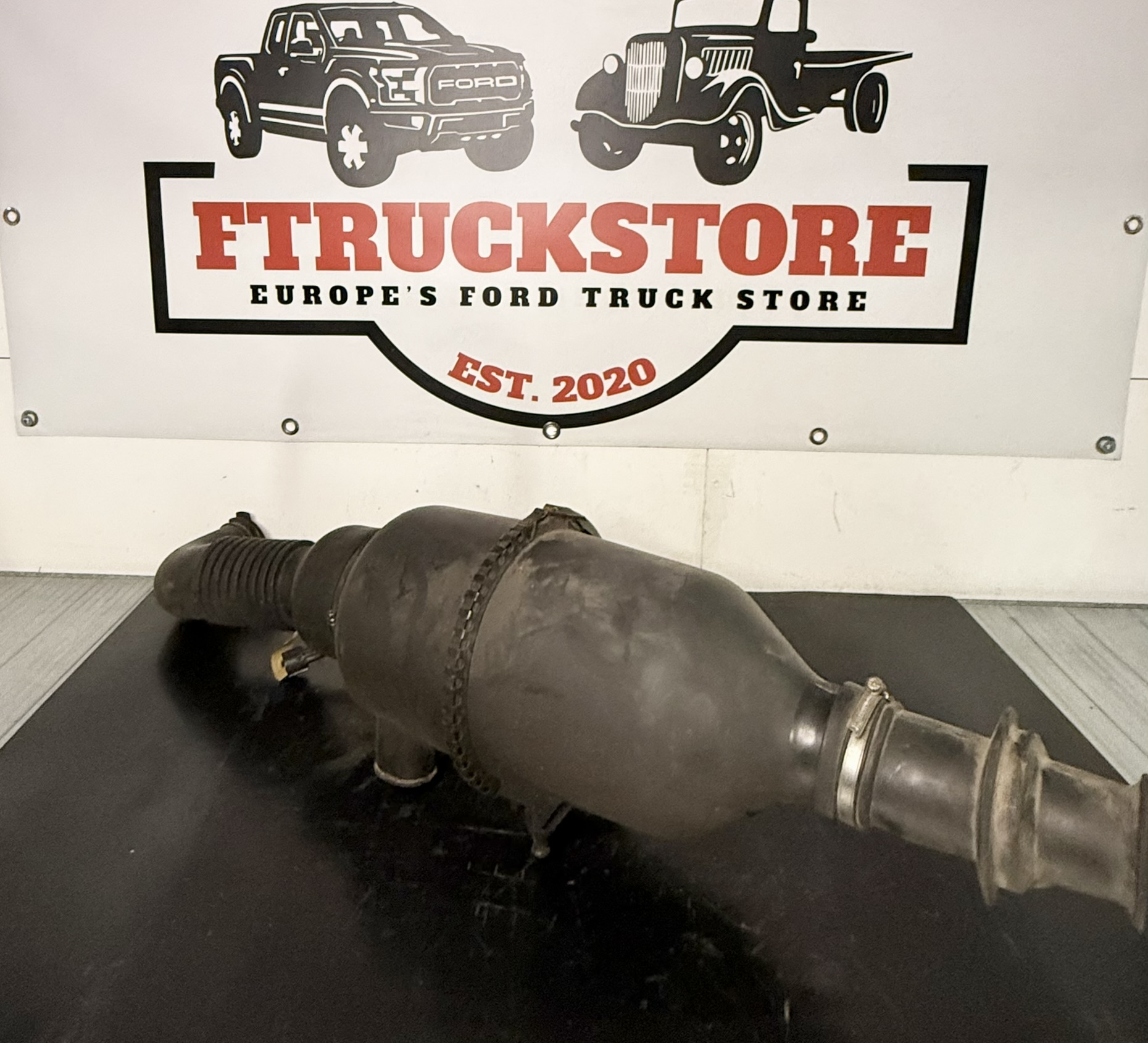 F150 4.2 v6 1997 2WD Air Filter Box