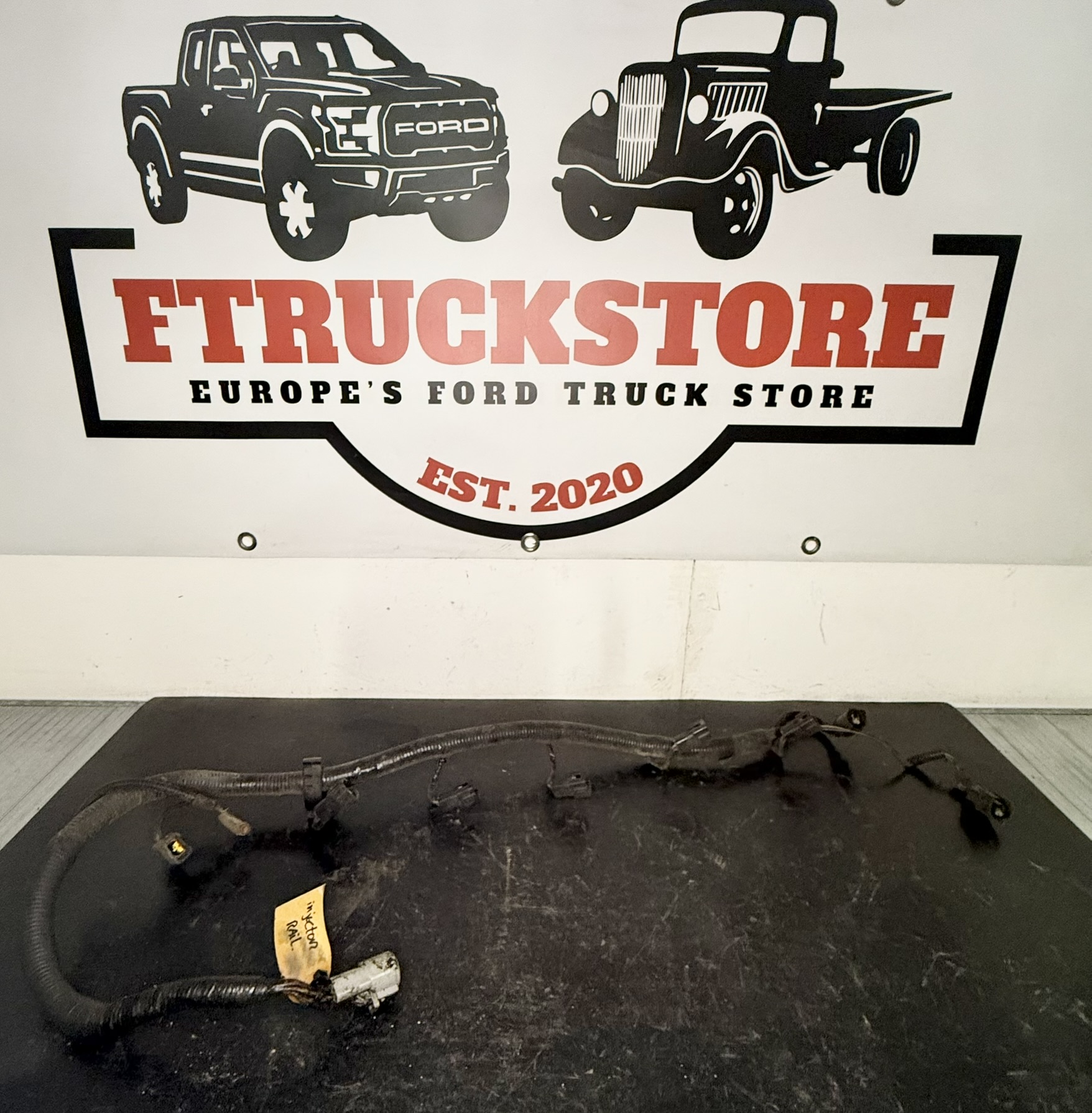 F.Serie 300 C.U.I EFI Inline Six Injector Rail Harness