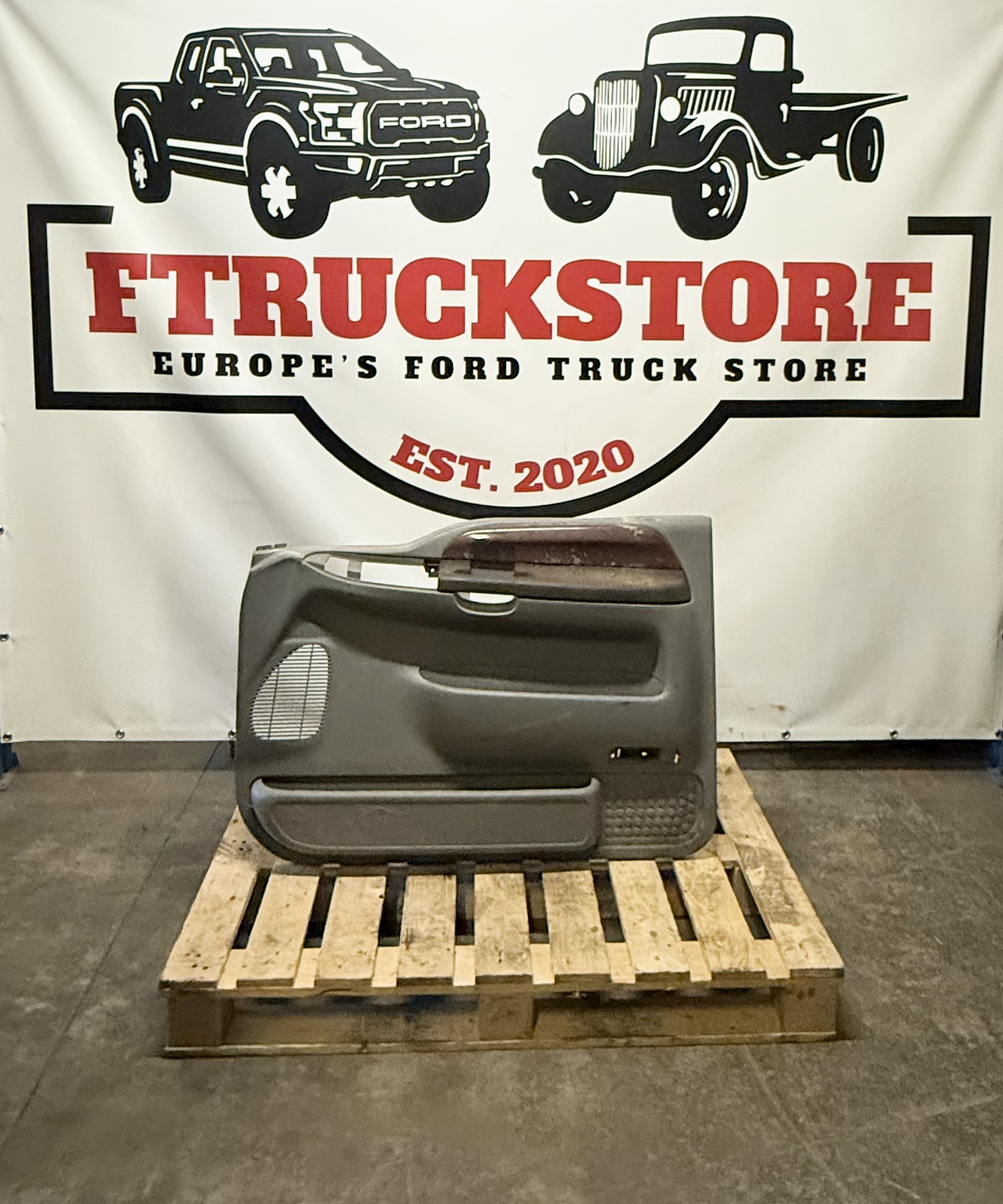 Ford F250 2003/2007 F.R. Door Panel