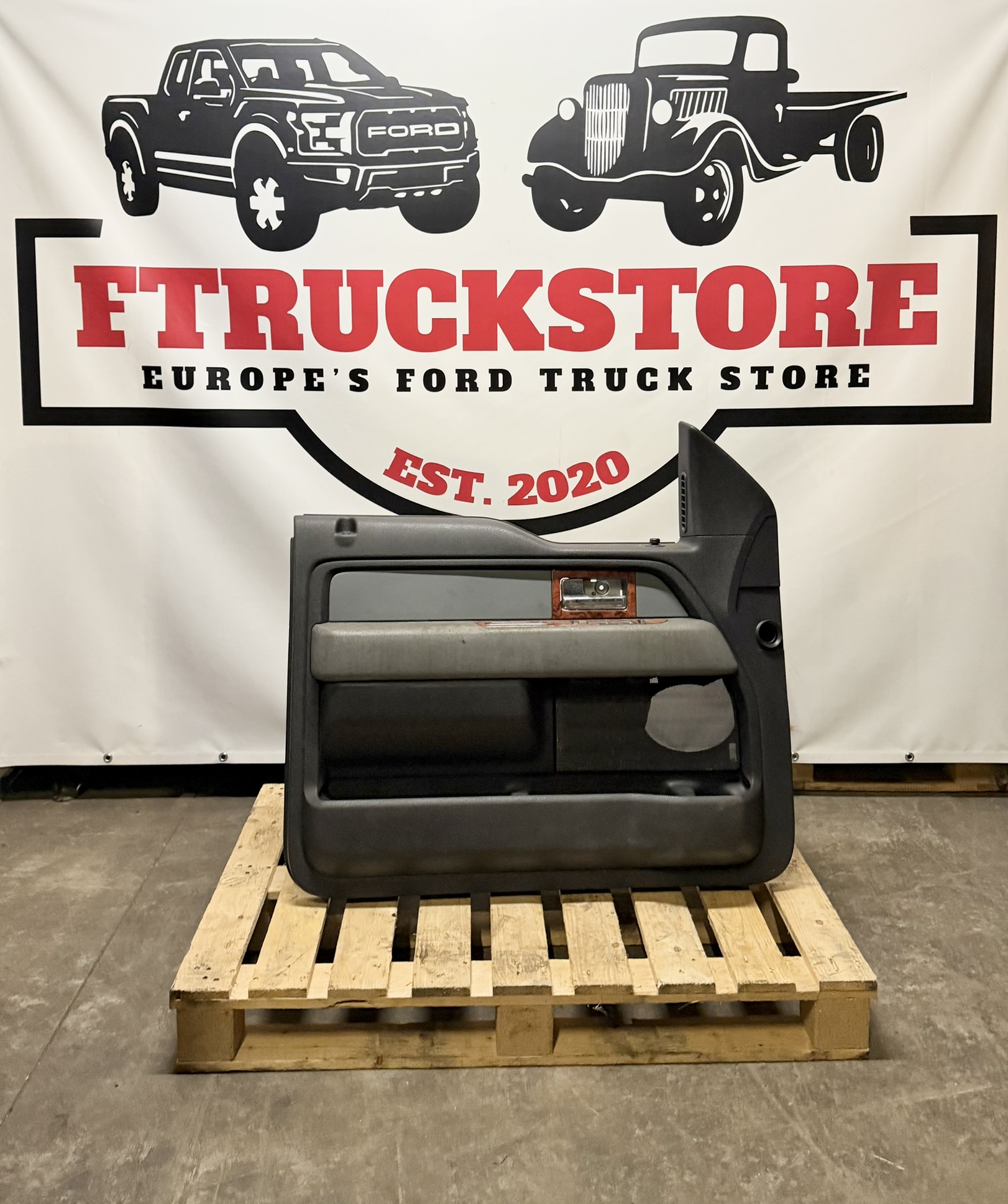 Ford F150 2011 Front Left Door Panel