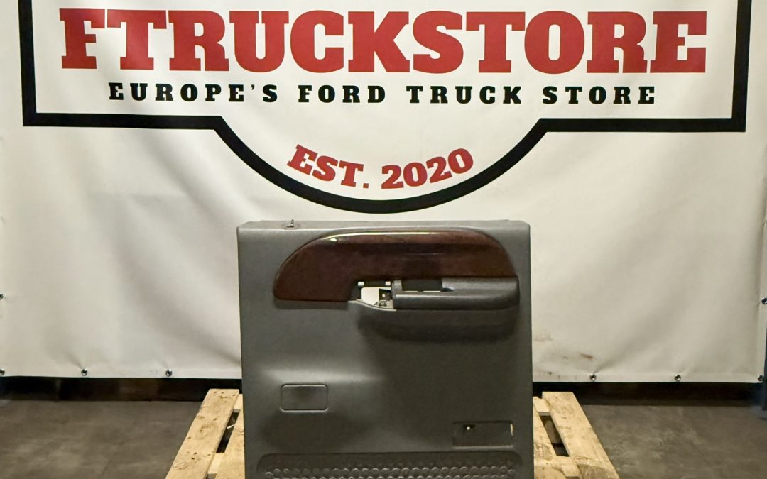 Ford F250 2003/2007 R.R. Door Panel