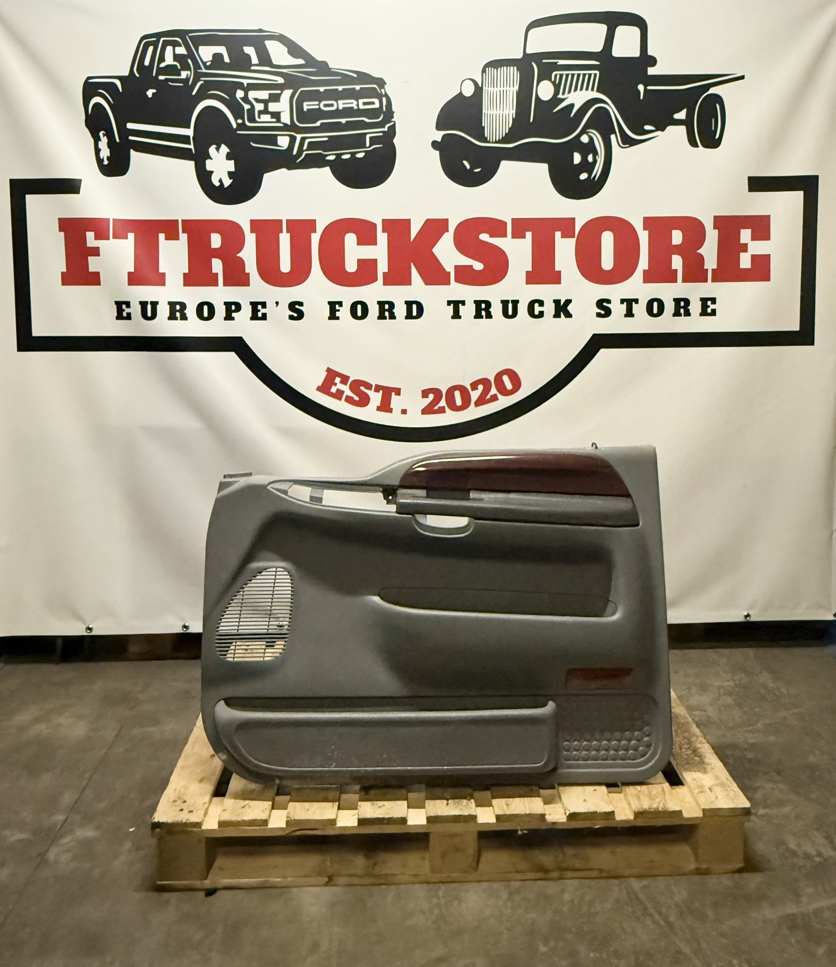 Ford F250 2003/2007 F.R. Door Panel