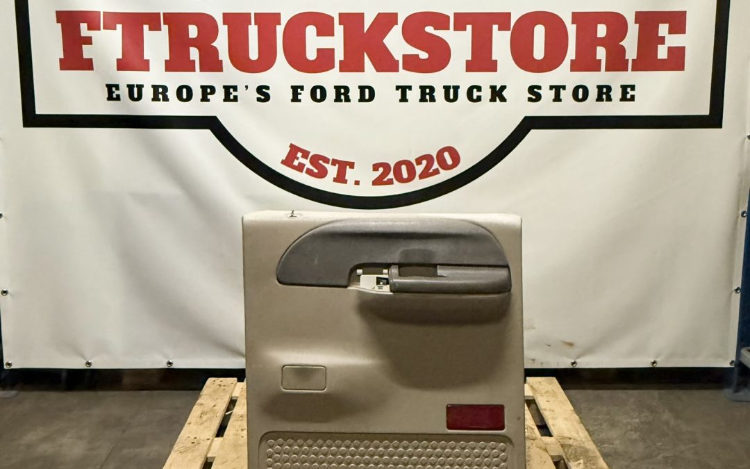 Ford F250 CrewCab 2003/2007 R.R. Door Panel