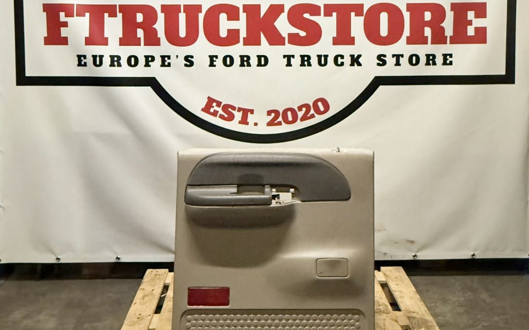 Ford F250 CrewCab 2003/2007 R.L. Door Panel