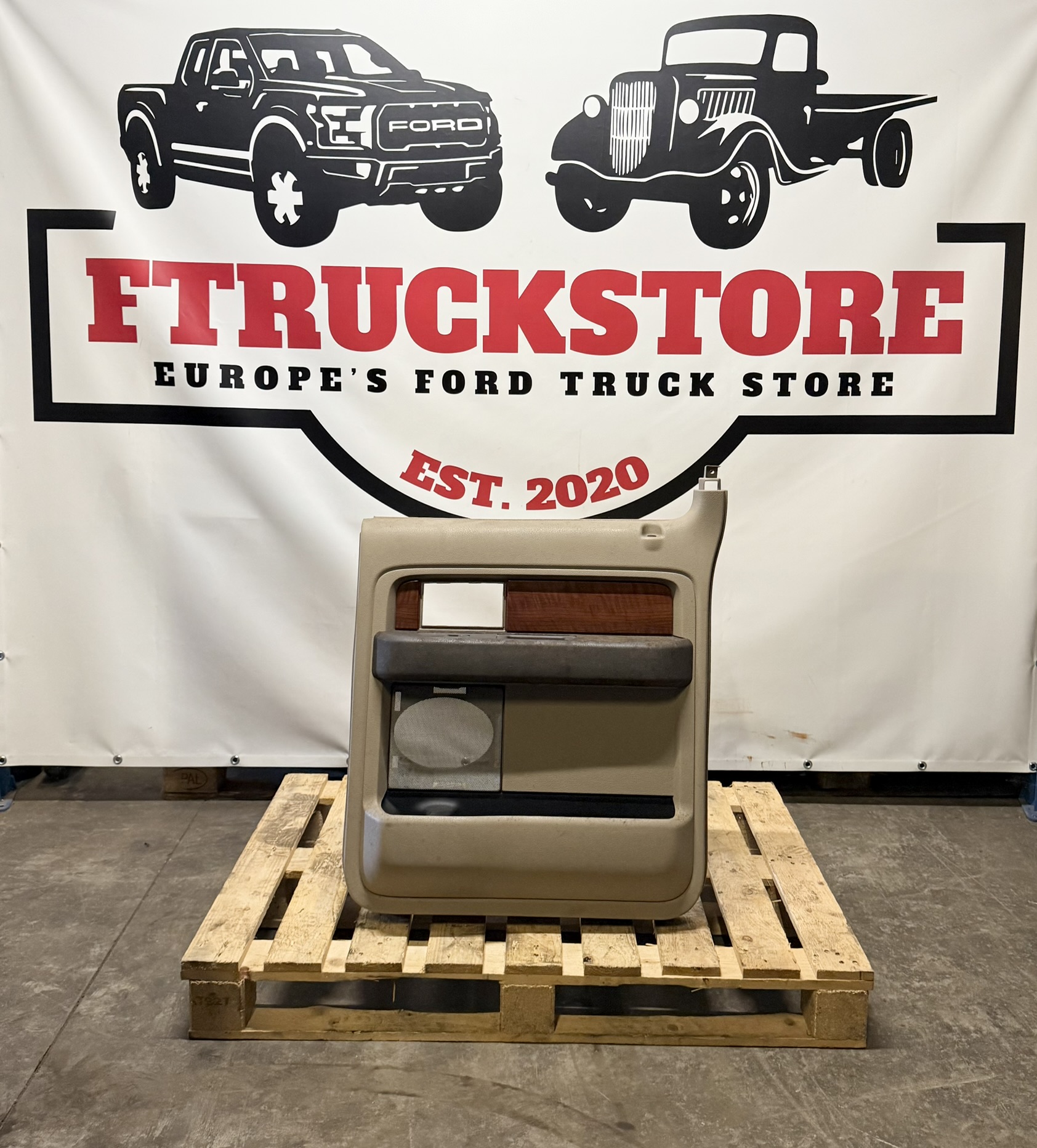 Ford F150 CrewCab 2004/2008 Right Door Panel