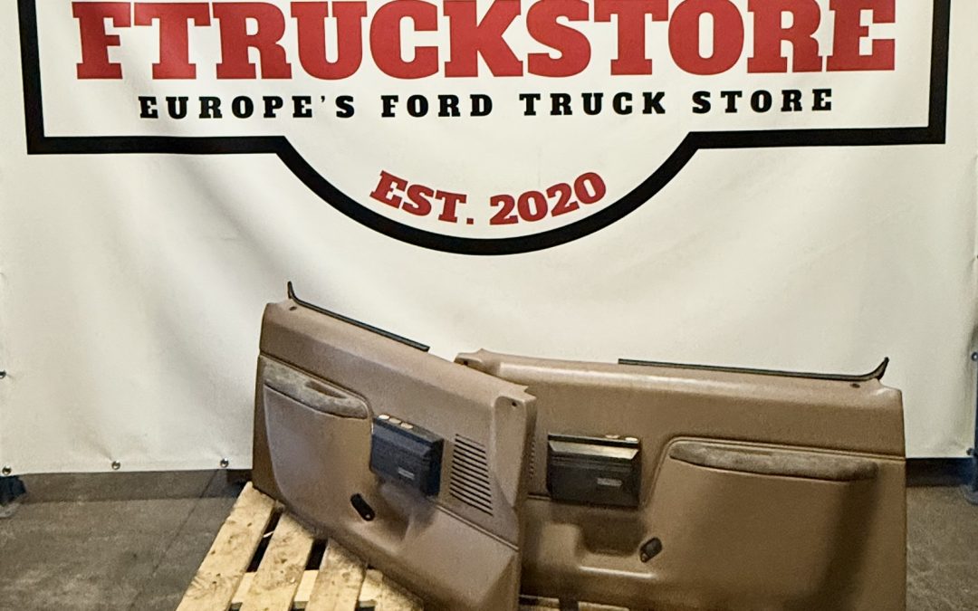 Ford F.Serie 1987/1991 Set Door Panels