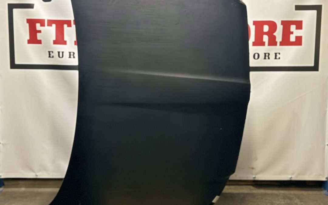 Lincoln Navigator 2003/2006 Hood