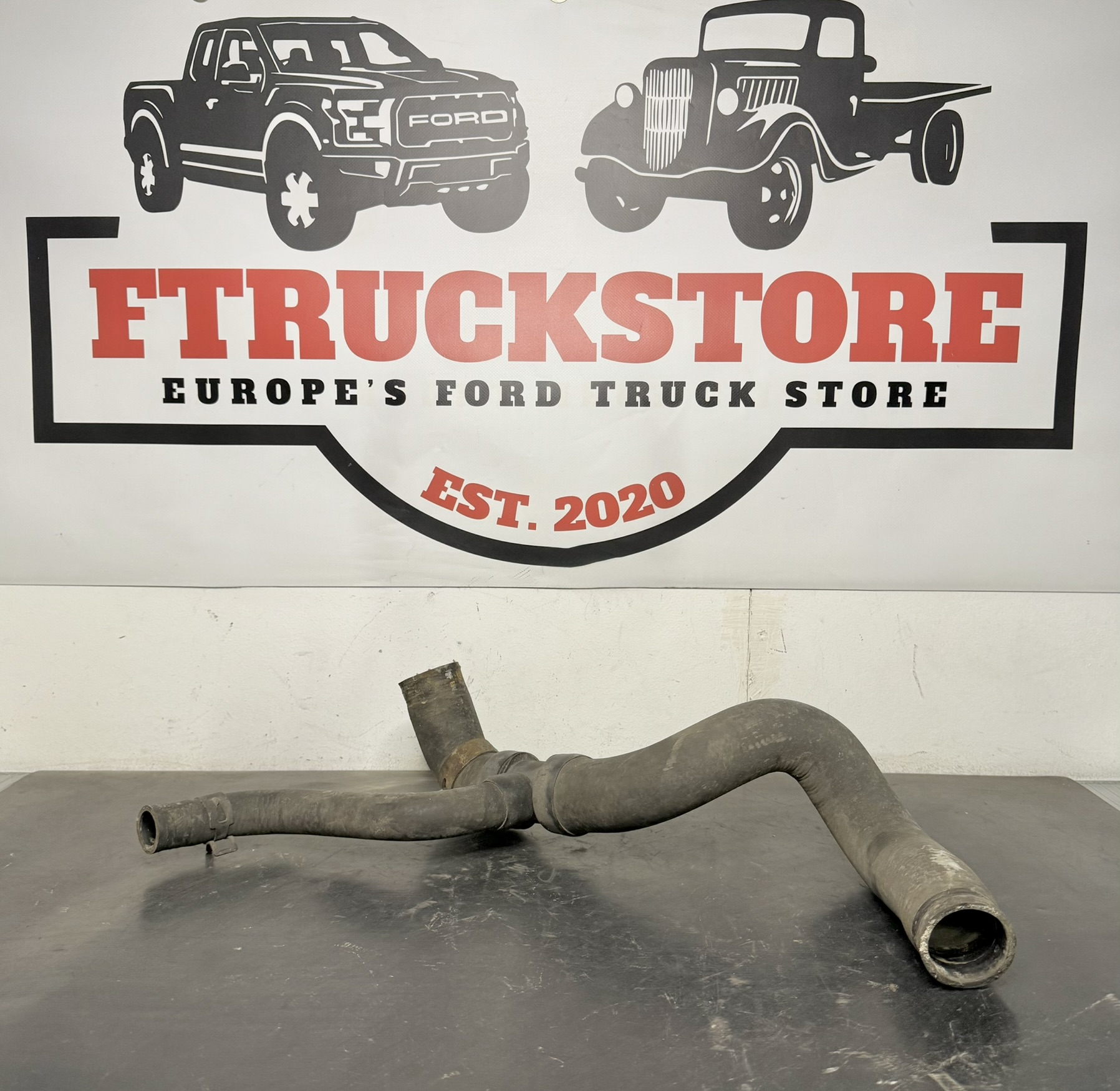 F150 4.2 V6 1997 Lower Coolant Hose