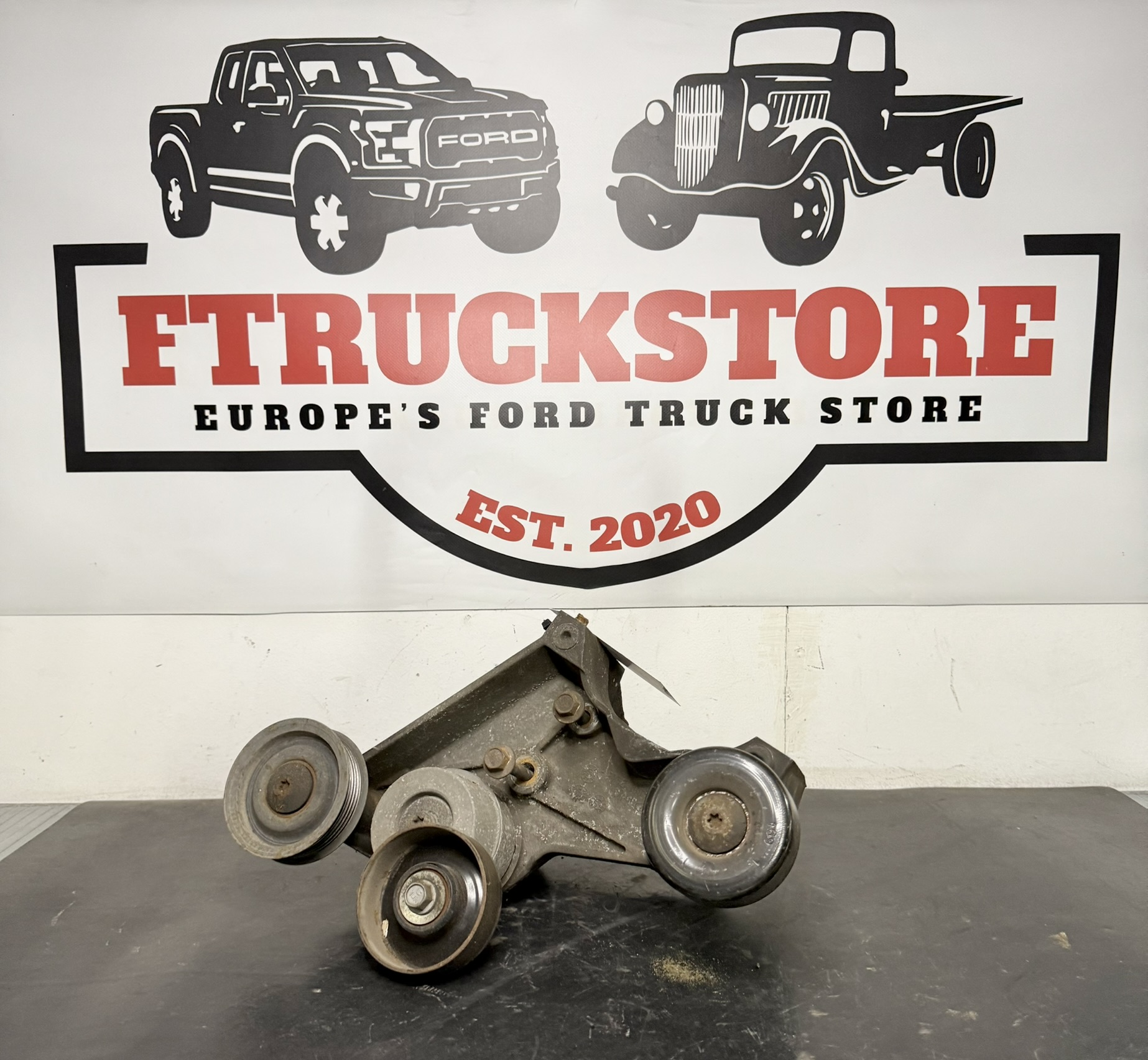 Ford F150 4.2 V6 1997 Generator Mount