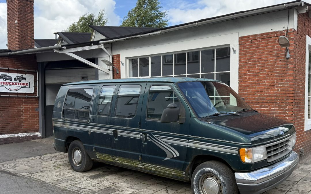 Ford E150 4.9 inline six automatic E4OD FOR PARTS