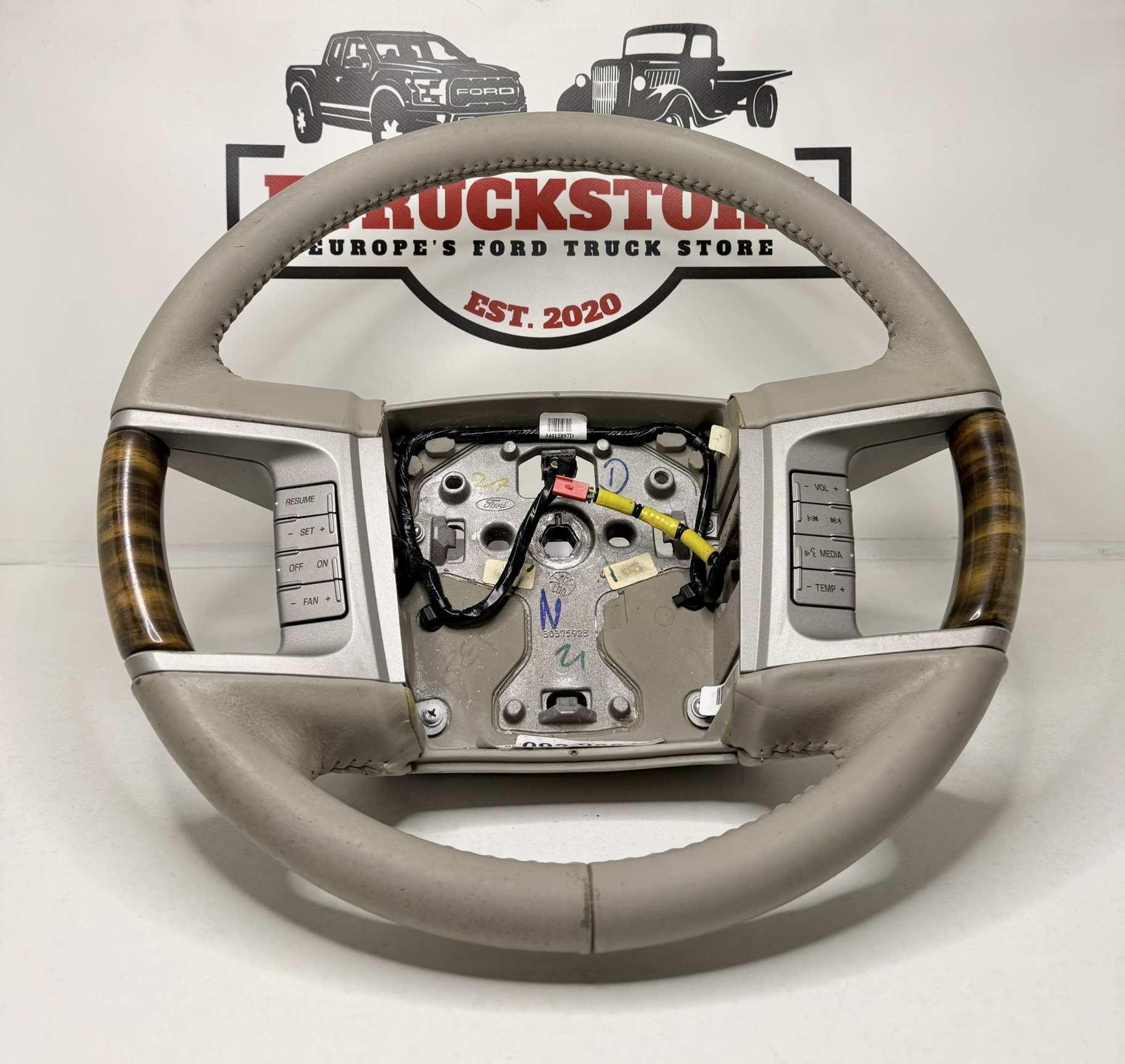 Lincoln Navigator  2007/2010 7L74-3F563-DN Steering Wheel