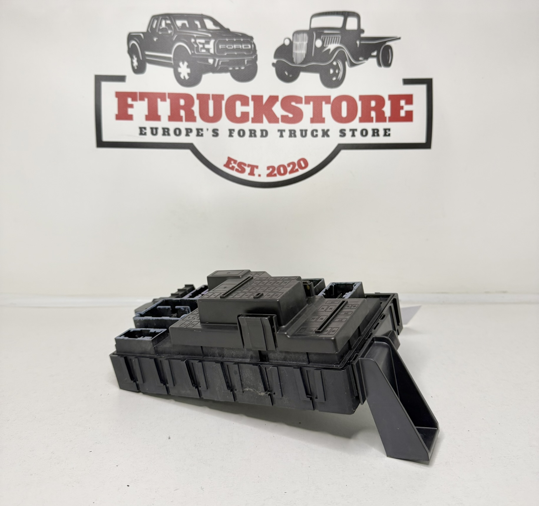 Lincoln Navigator 5.4L 4×4 XL 2007 Fuse Box